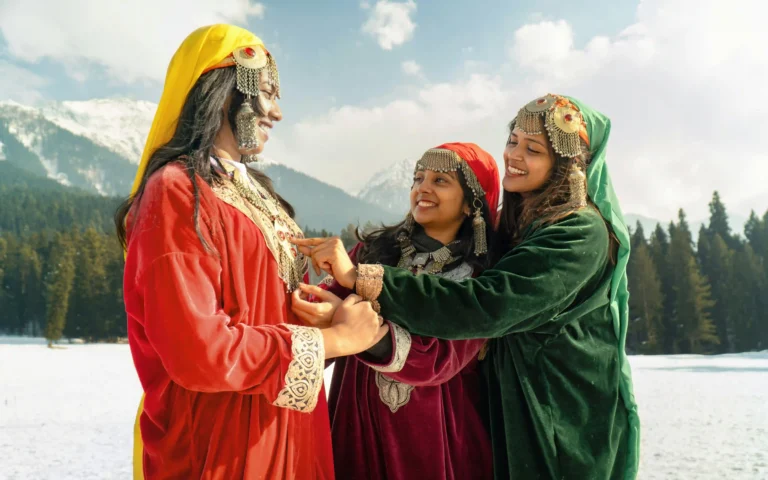 Kashmir family tour package with price — family sightseeing in Srinagar
