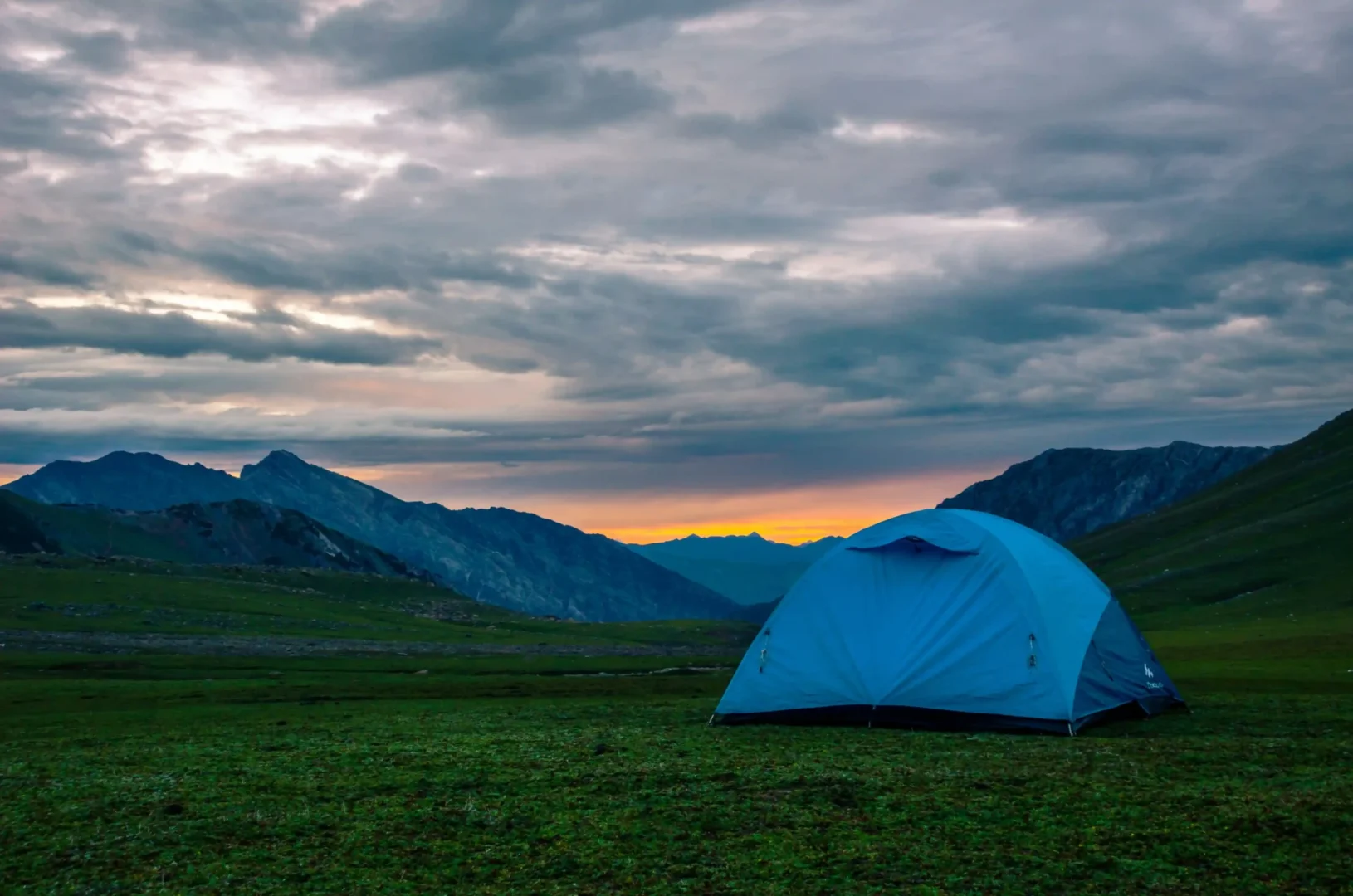 Luxury Kashmir Tour Packages: 6 Exclusive Experiences for 2026