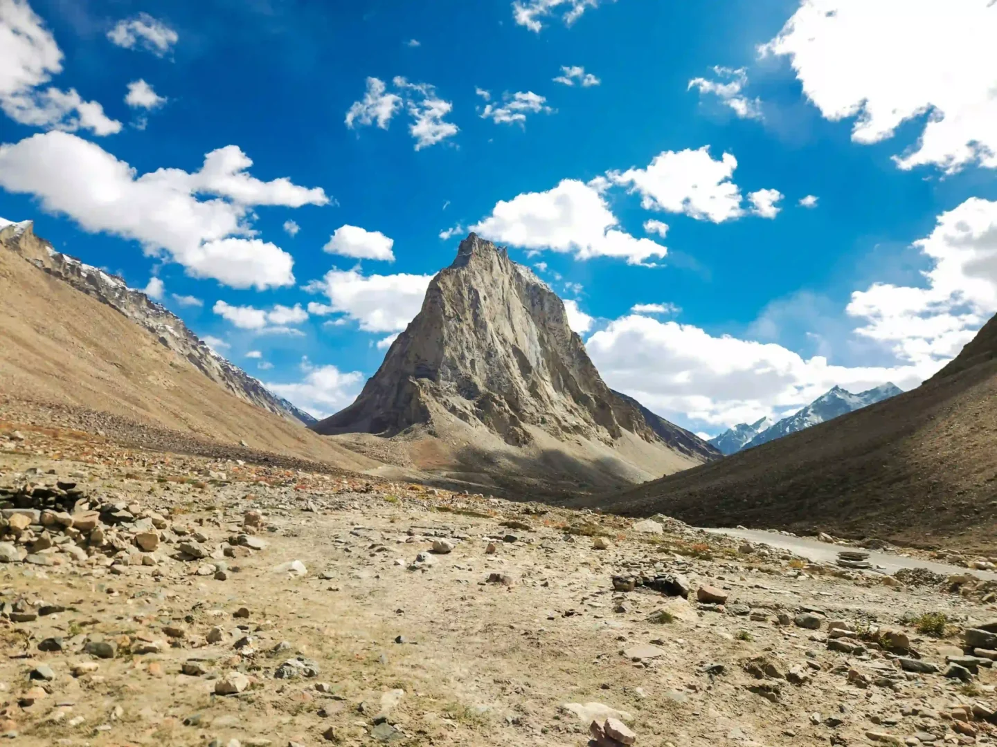 Leh Ladakh Tour Packages: Complete 6N/7D Itinerary with Cost (2026)